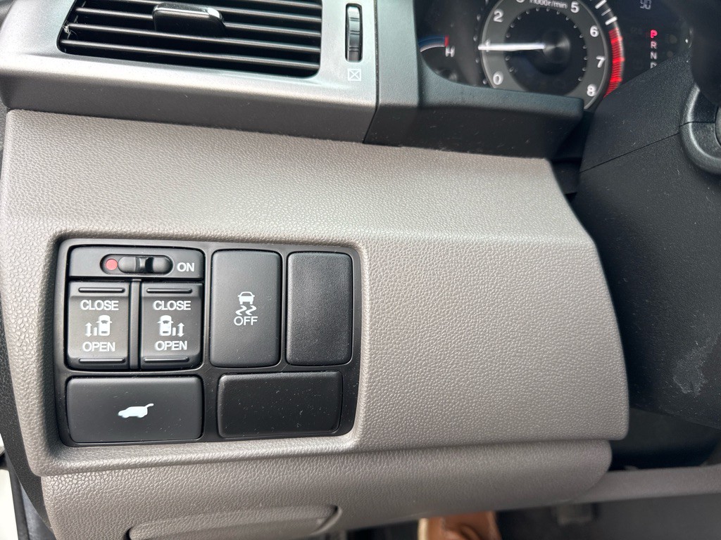 2012 Honda Odyssey Image 28