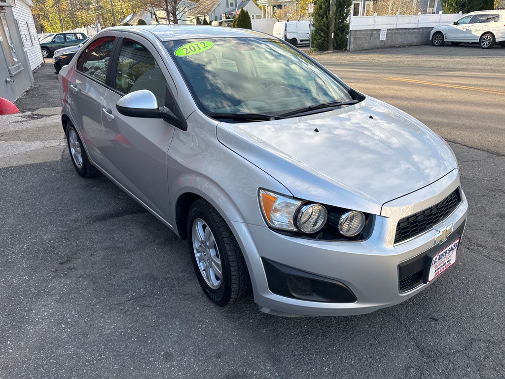 2012 Chevrolet Sonic Image 3