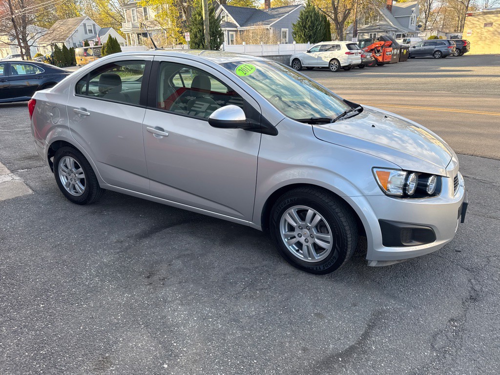 2012 Chevrolet Sonic Image 4
