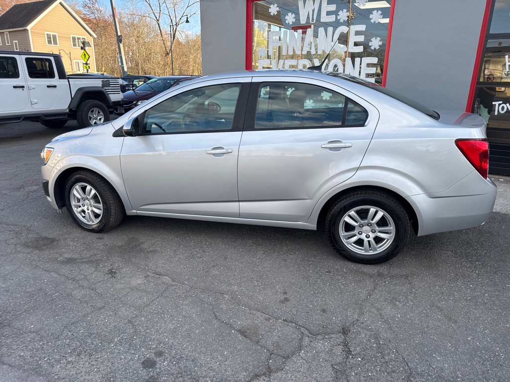 2012 Chevrolet Sonic Image 8