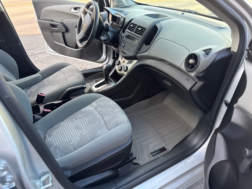 2012 Chevrolet Sonic Image 18