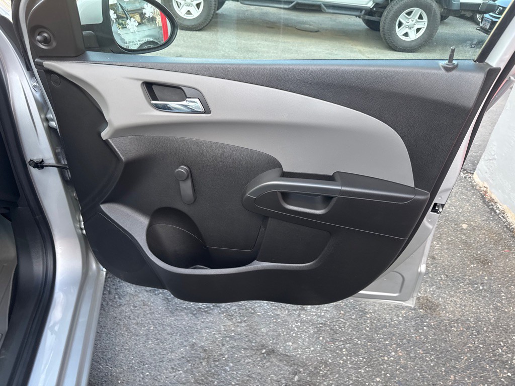 2012 Chevrolet Sonic Image 19