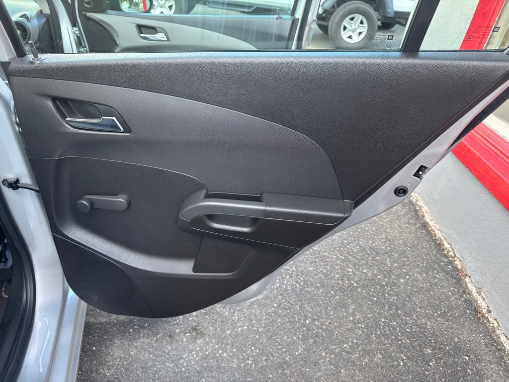 2012 Chevrolet Sonic Image 21