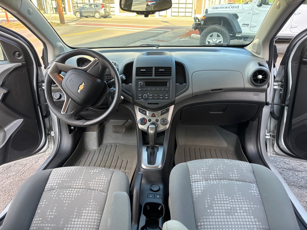 2012 Chevrolet Sonic Image 22