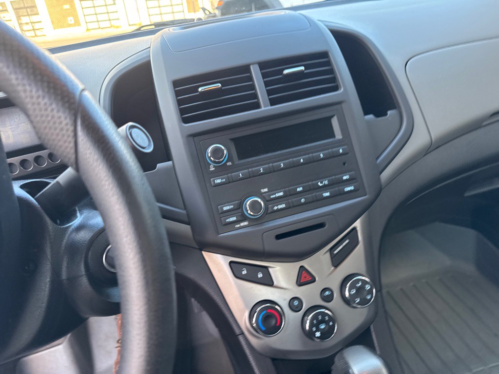 2012 Chevrolet Sonic Image 24