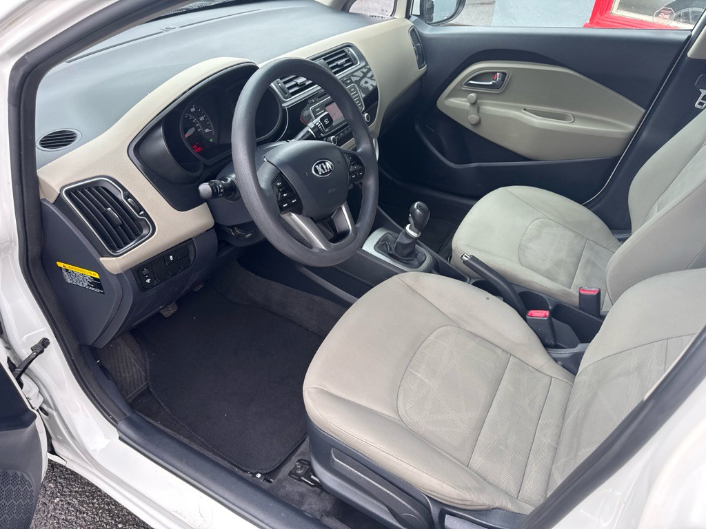 2017 Kia Rio Image 14