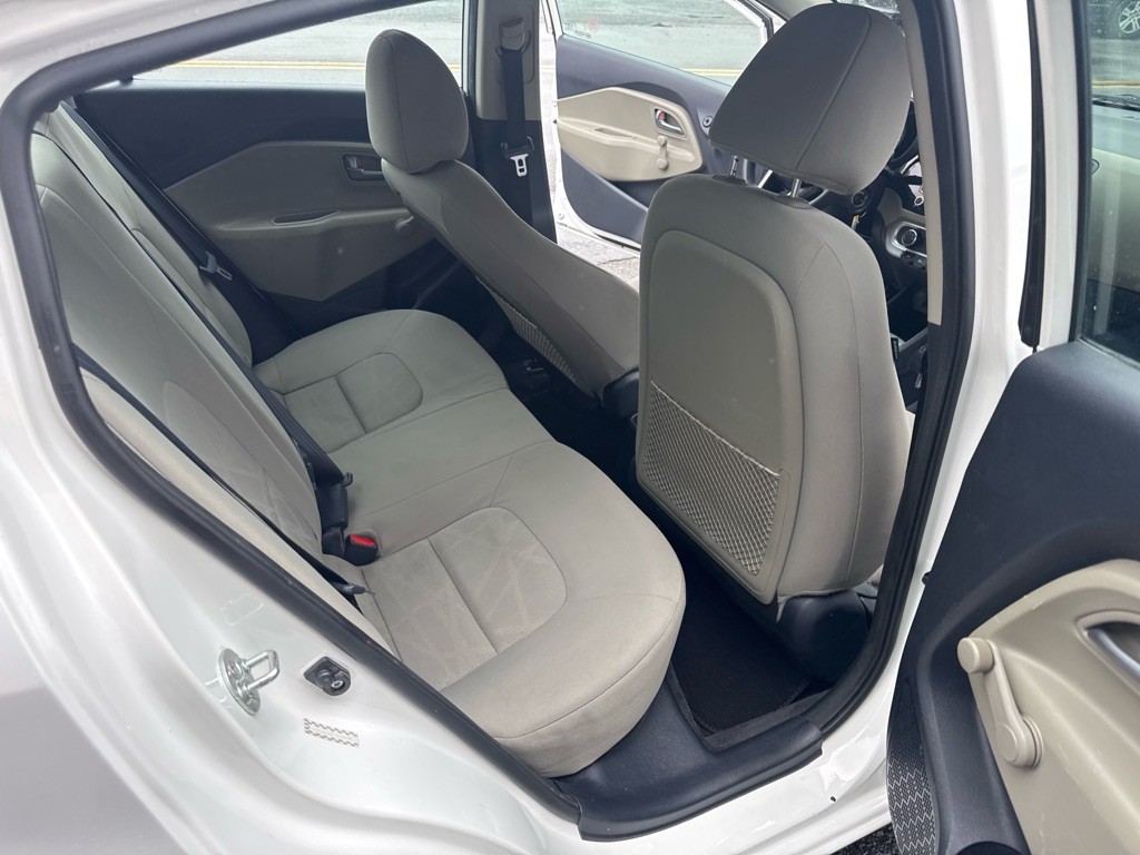 2017 Kia Rio Image 20