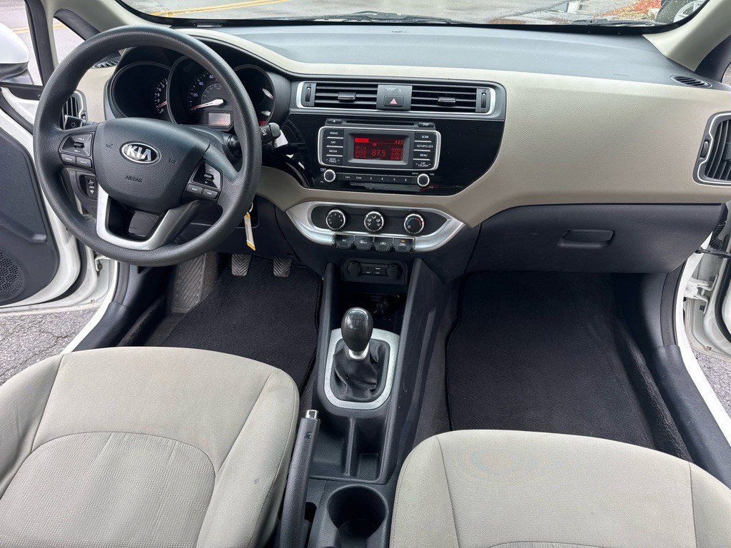 2017 Kia Rio Image 22