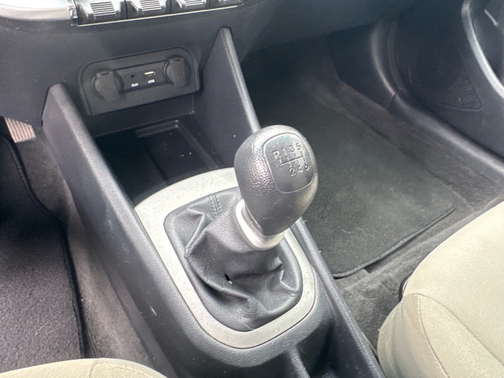 2017 Kia Rio Image 27