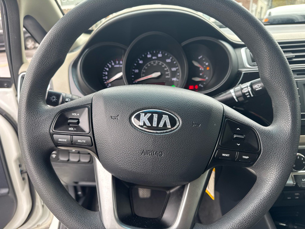 2017 Kia Rio Image 29