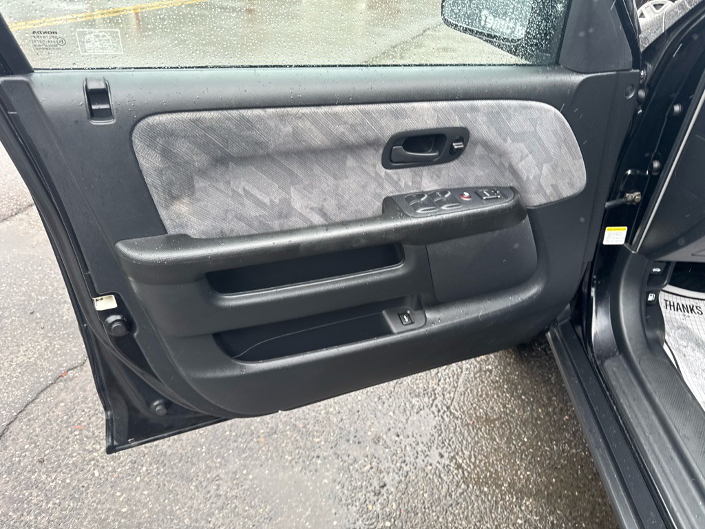 2004 Honda CR-V Image 17