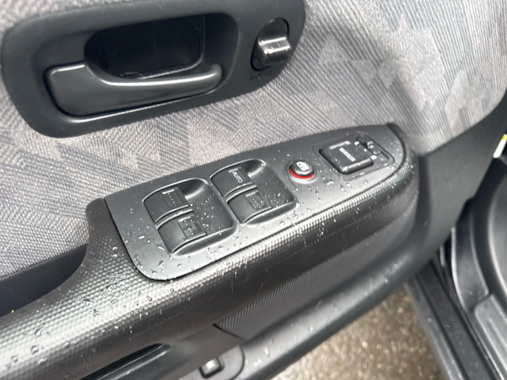 2004 Honda CR-V Image 27