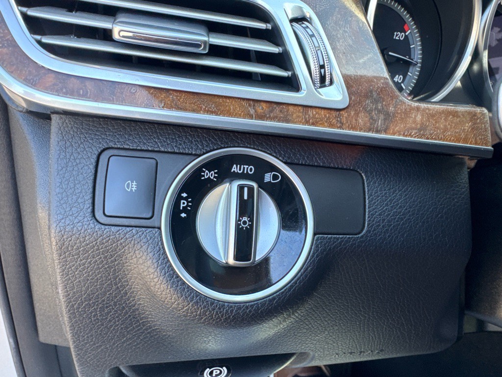 2014 Mercedes-Benz E-Class Image 32