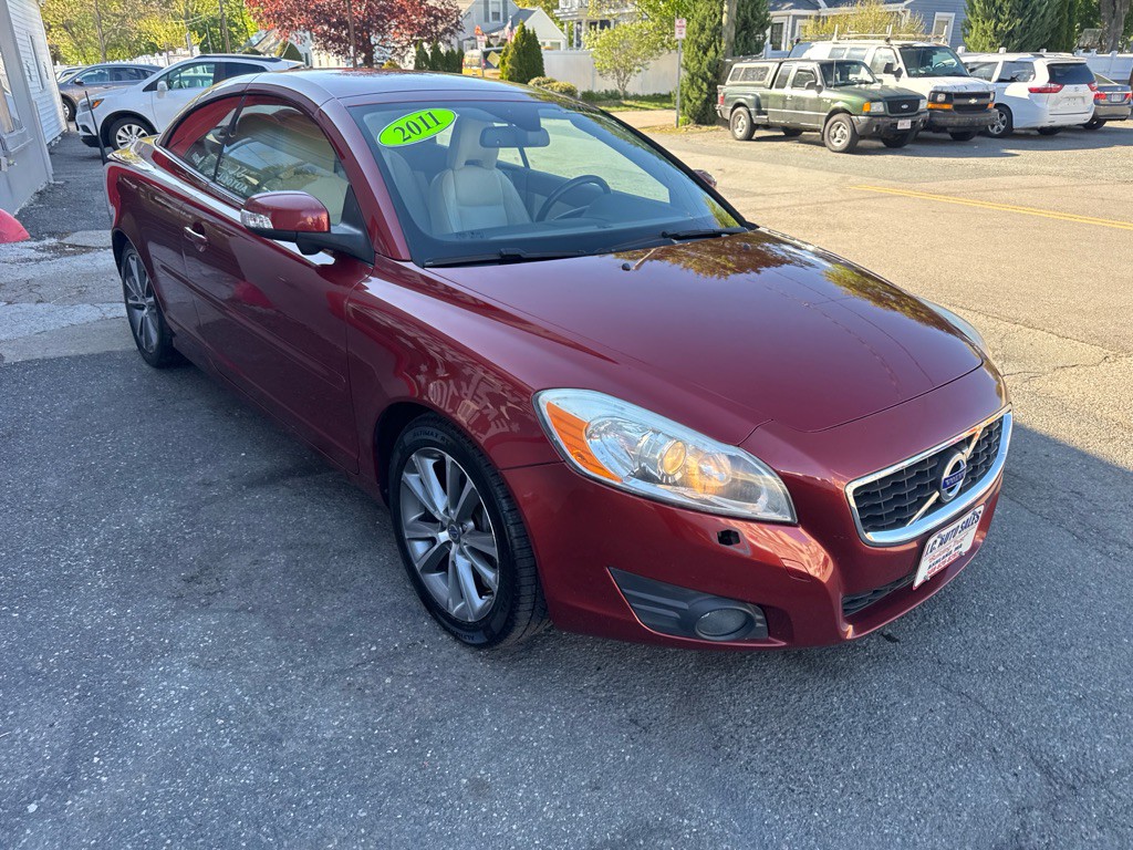 2011 Volvo C70 Image 3