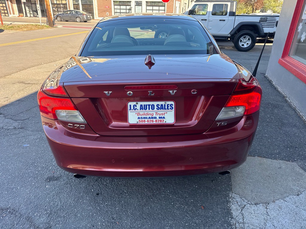2011 Volvo C70 Image 6