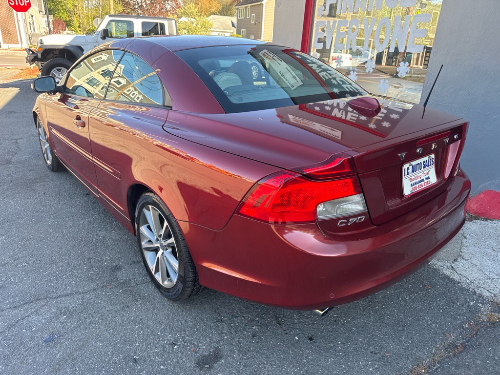 2011 Volvo C70 Image 7