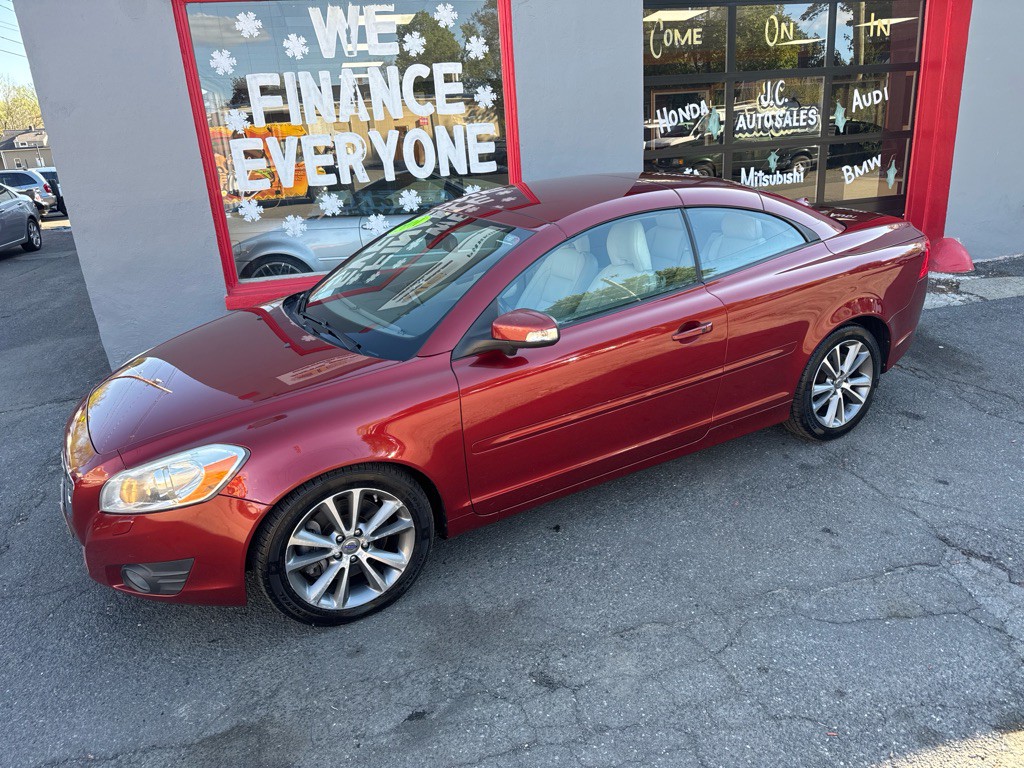 2011 Volvo C70 Image 9