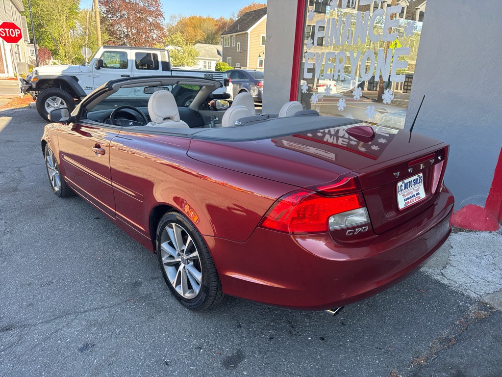 2011 Volvo C70 Image 12