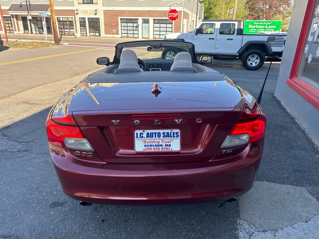 2011 Volvo C70 Image 13