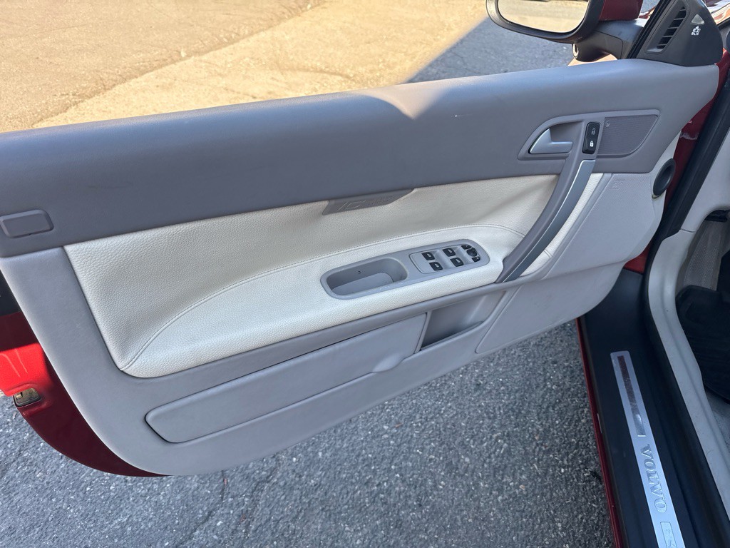 2011 Volvo C70 Image 21