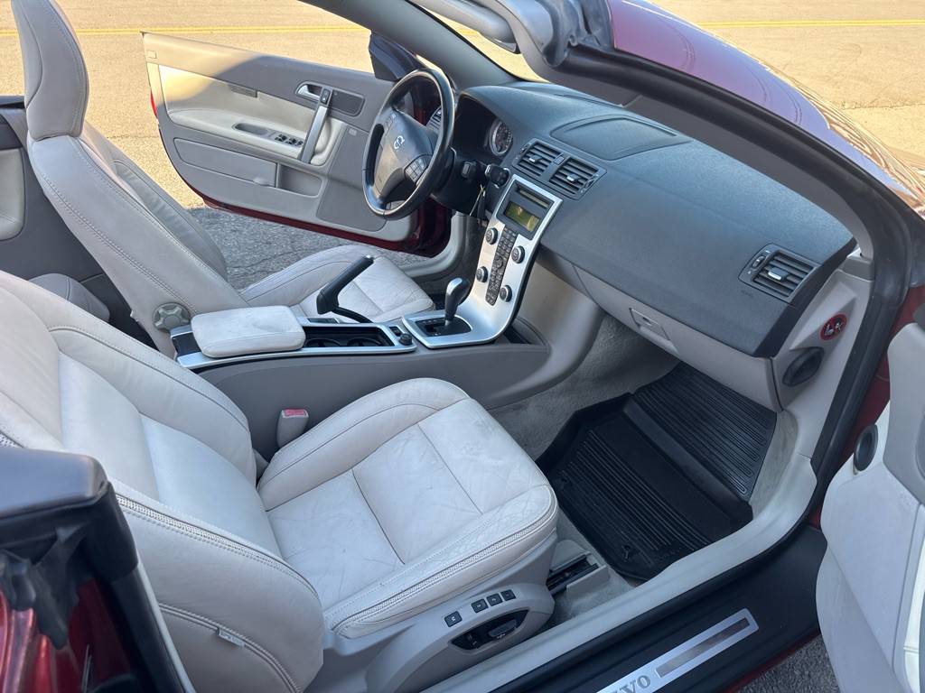 2011 Volvo C70 Image 23