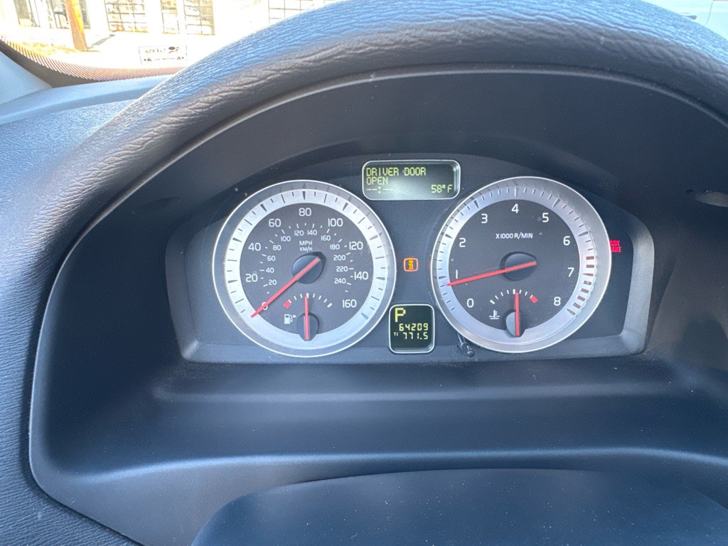 2011 Volvo C70 Image 33
