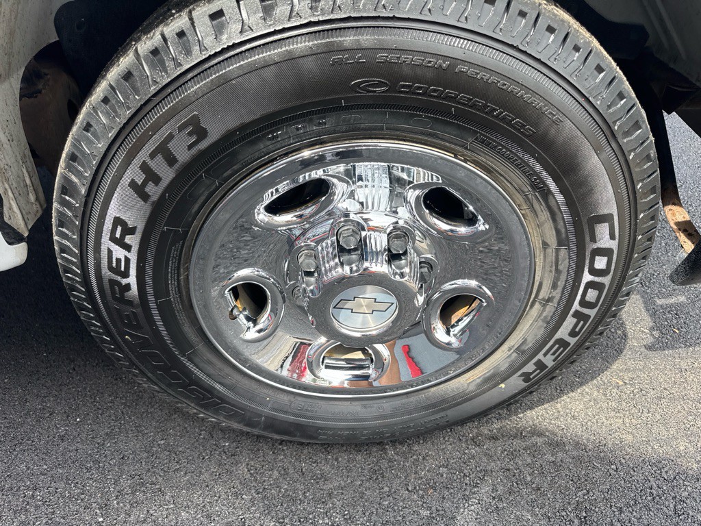 2016 Chevrolet Express Image 13