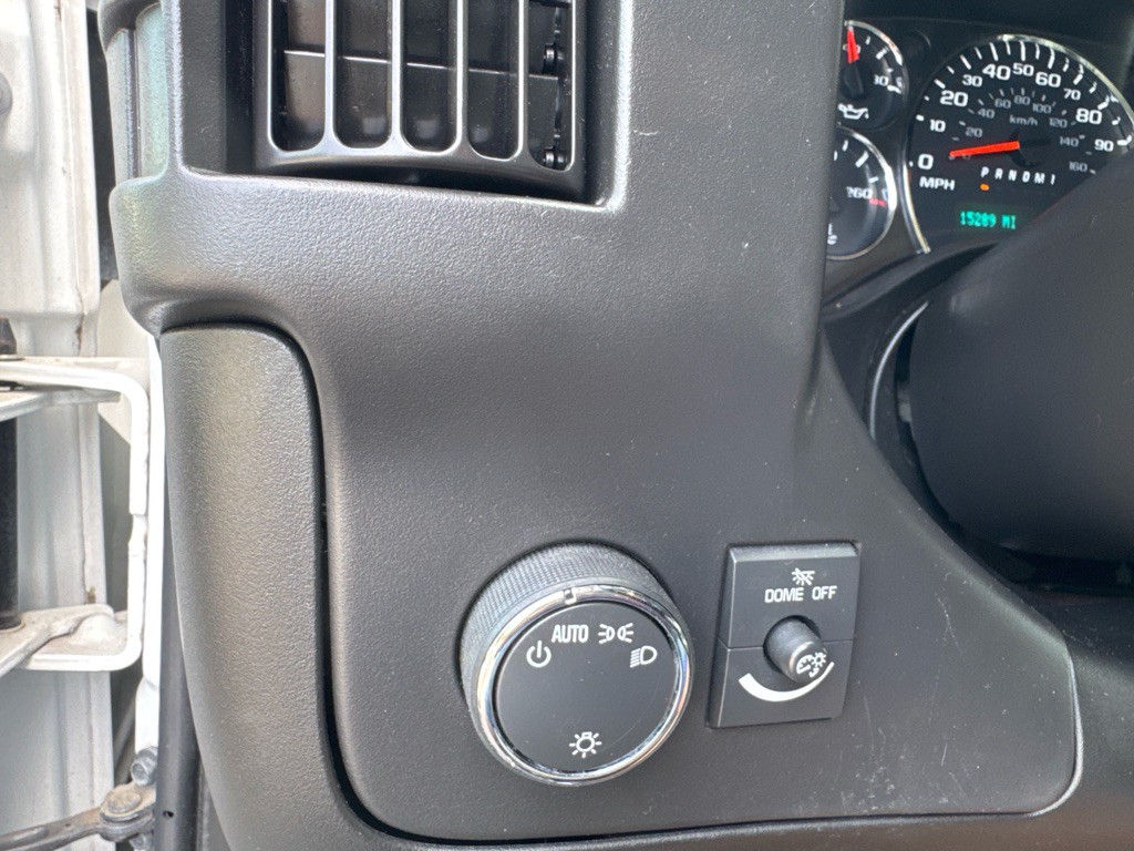 2016 Chevrolet Express Image 28