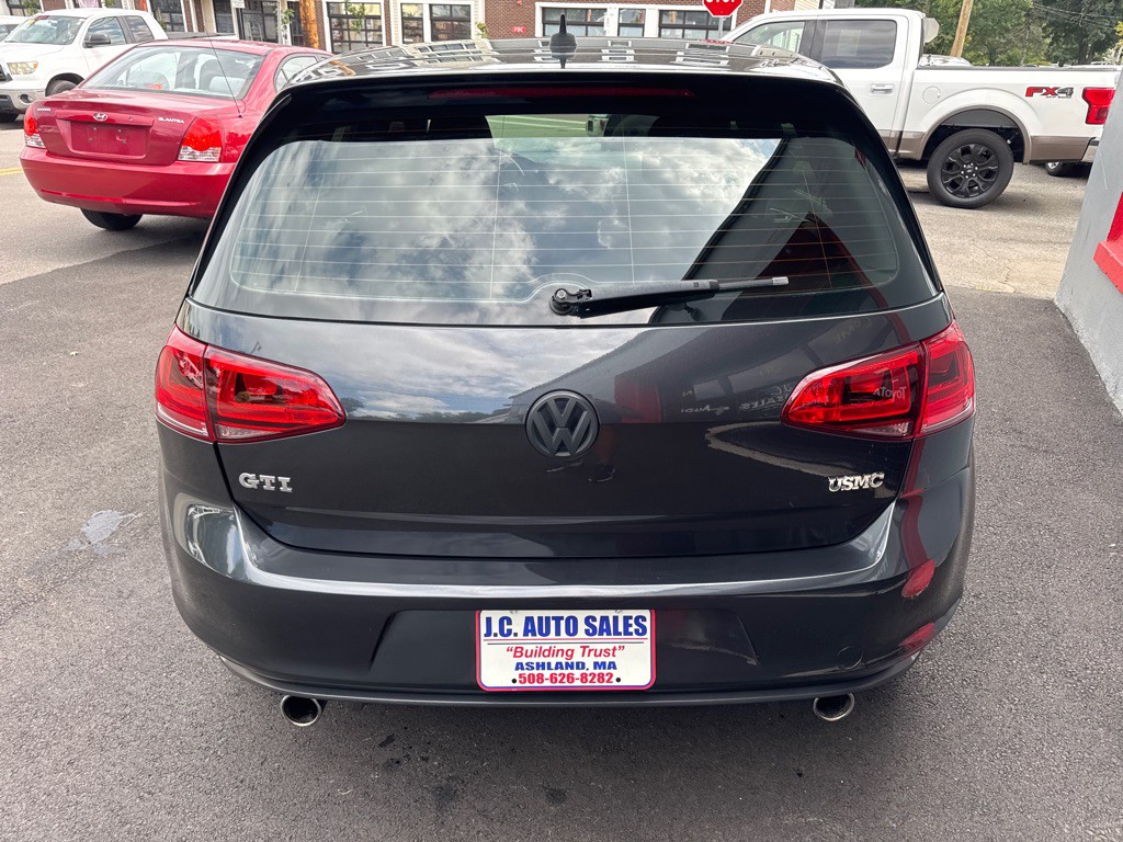 2017 Volkswagen GTI Image 5