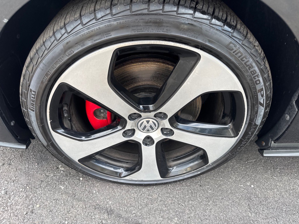 2017 Volkswagen GTI Image 9