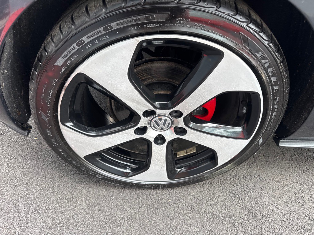 2017 Volkswagen GTI Image 11