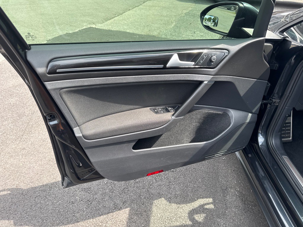 2017 Volkswagen GTI Image 13