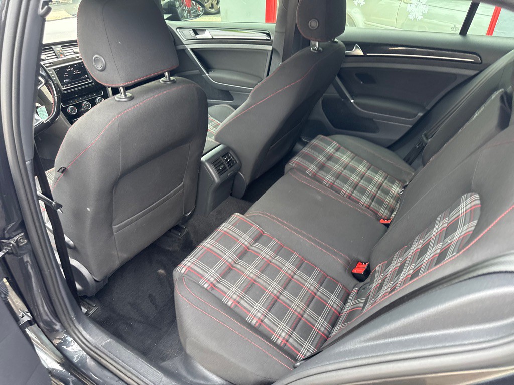 2017 Volkswagen GTI Image 14