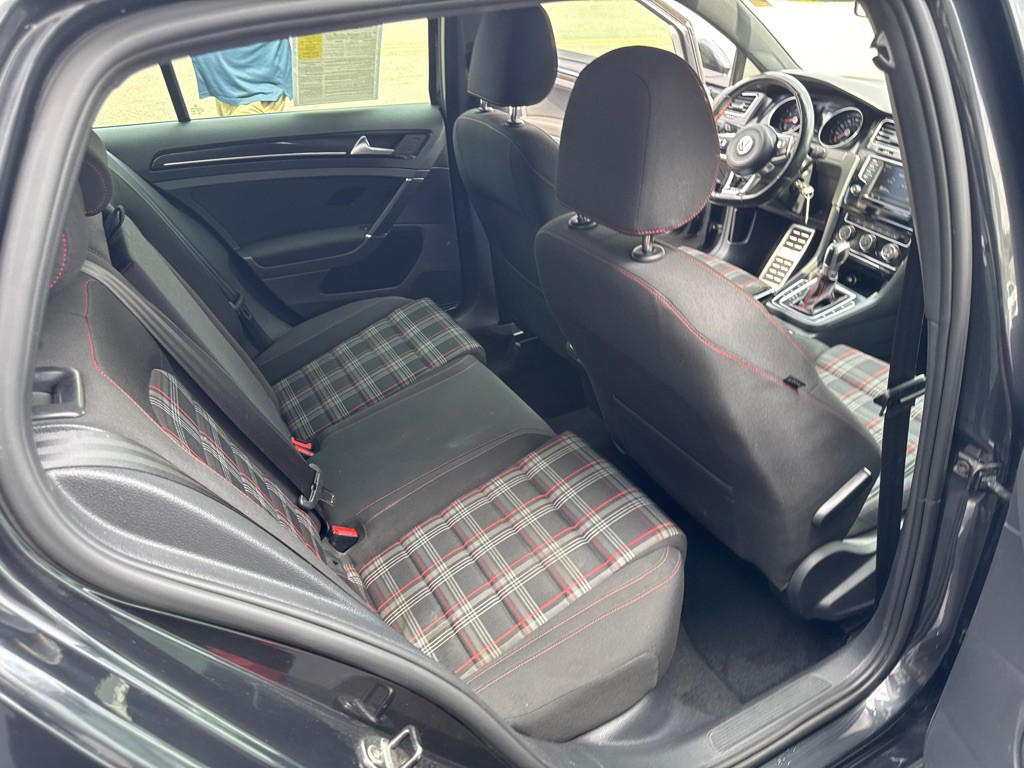 2017 Volkswagen GTI Image 18
