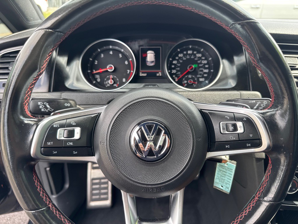 2017 Volkswagen GTI Image 26