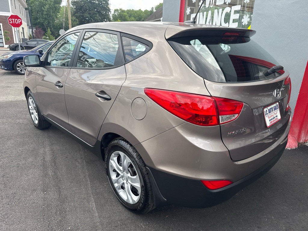 2011 Hyundai Tucson Image 6