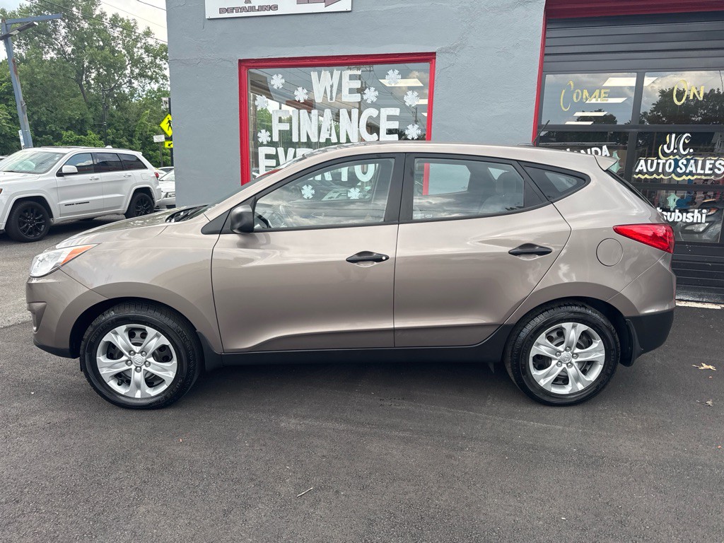 2011 Hyundai Tucson Image 7