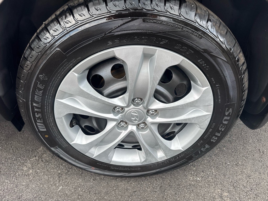 2011 Hyundai Tucson Image 10