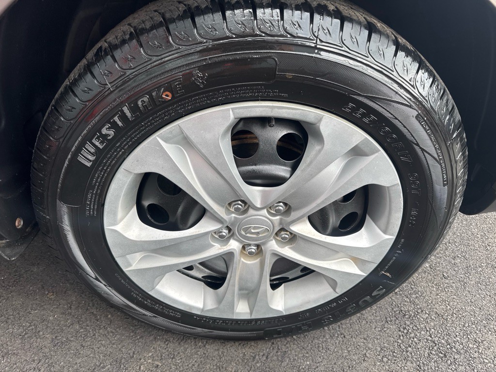 2011 Hyundai Tucson Image 12