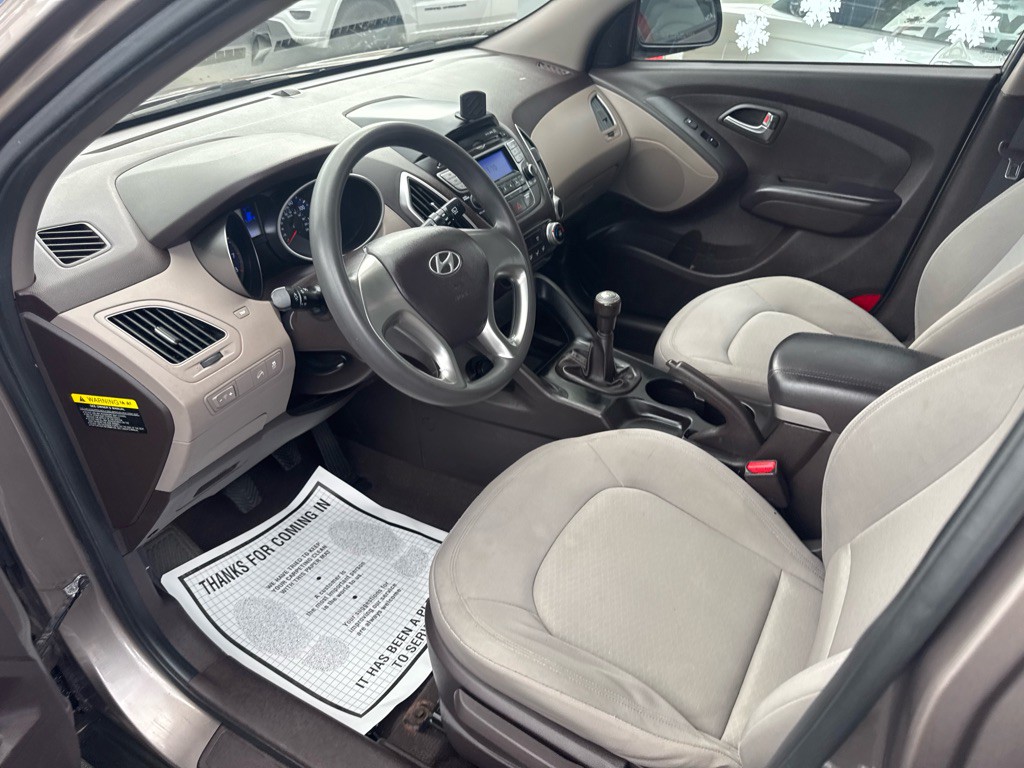 2011 Hyundai Tucson Image 13
