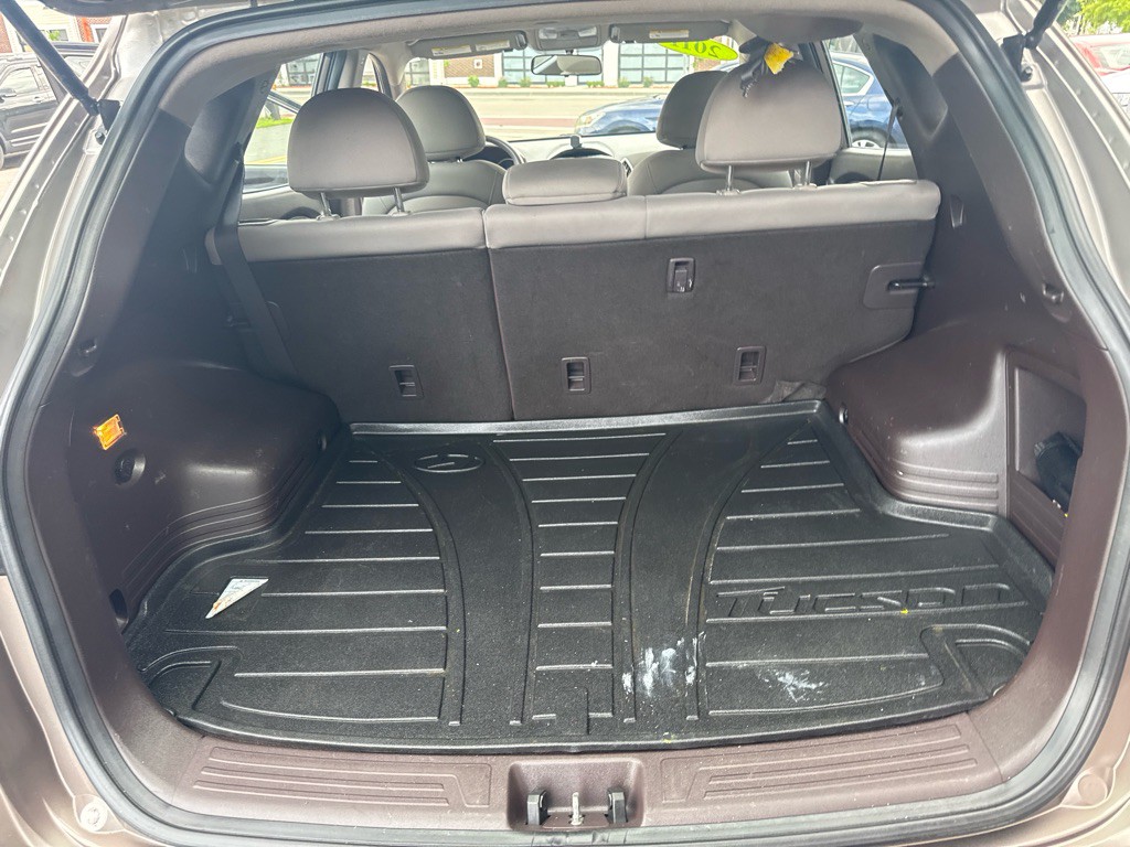2011 Hyundai Tucson Image 17