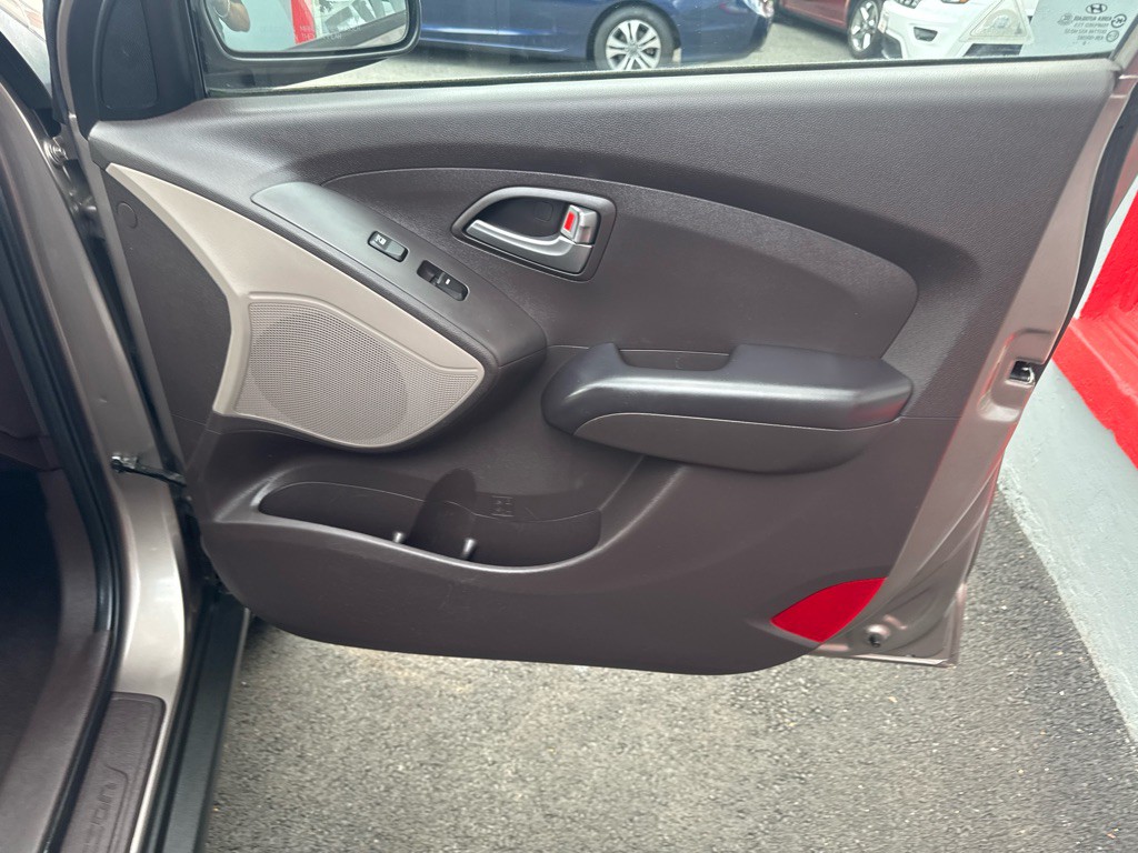 2011 Hyundai Tucson Image 19