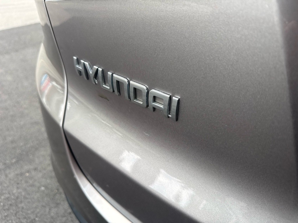 2011 Hyundai Tucson Image 24