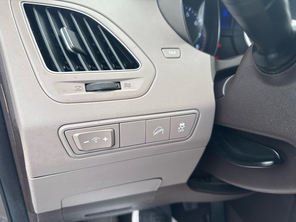 2011 Hyundai Tucson Image 29