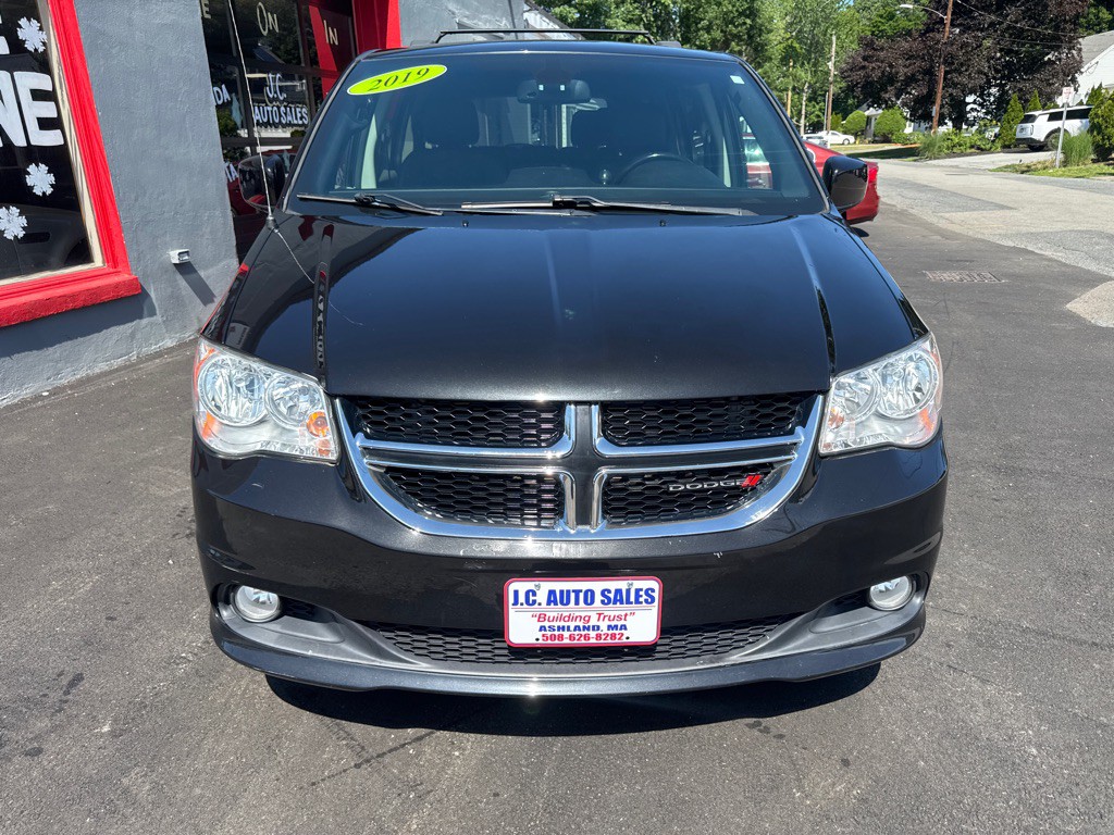 2019 Dodge Grand Caravan Image 2