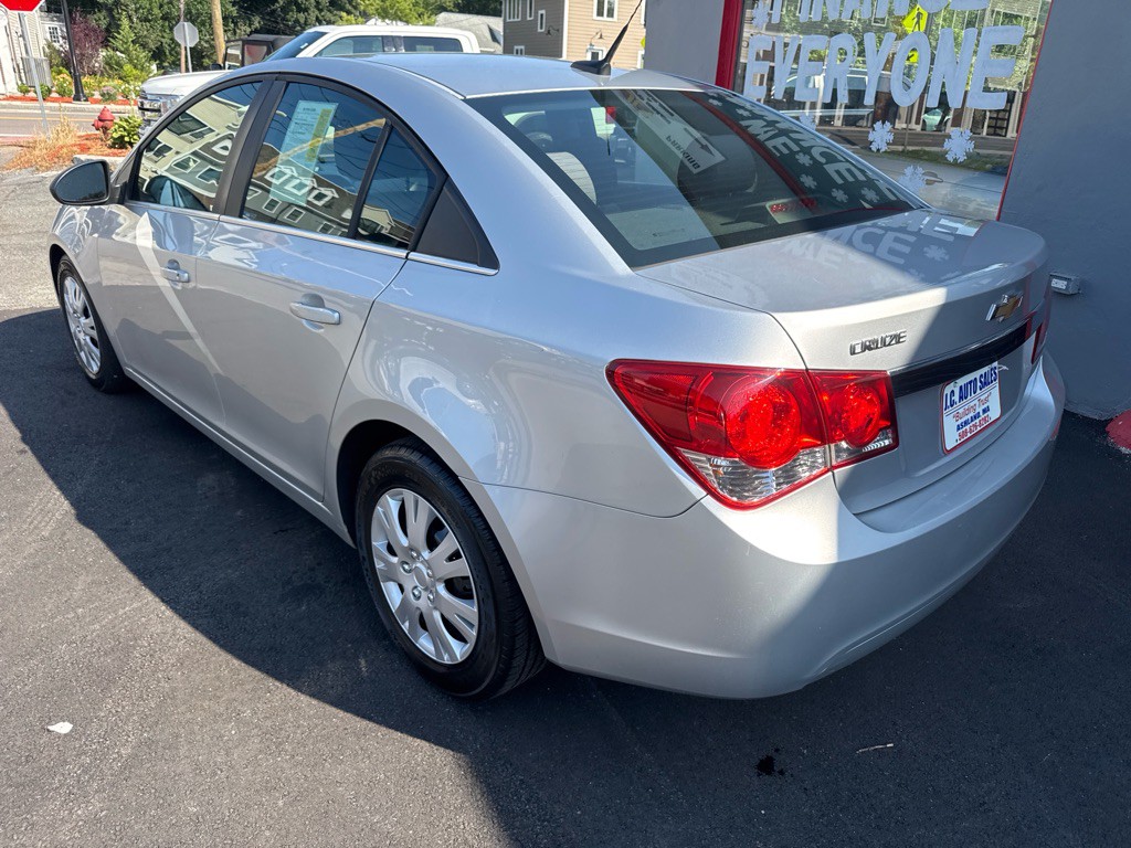 2012 Chevrolet Cruze Image 6
