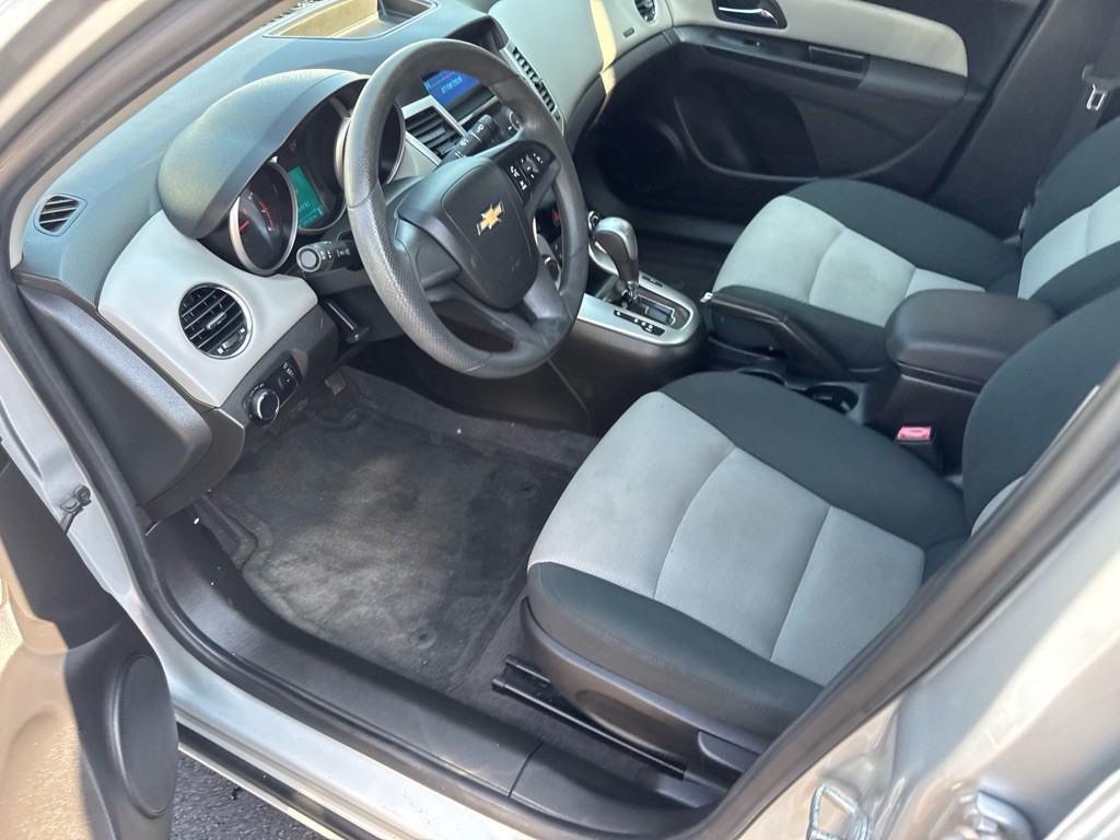 2012 Chevrolet Cruze Image 13