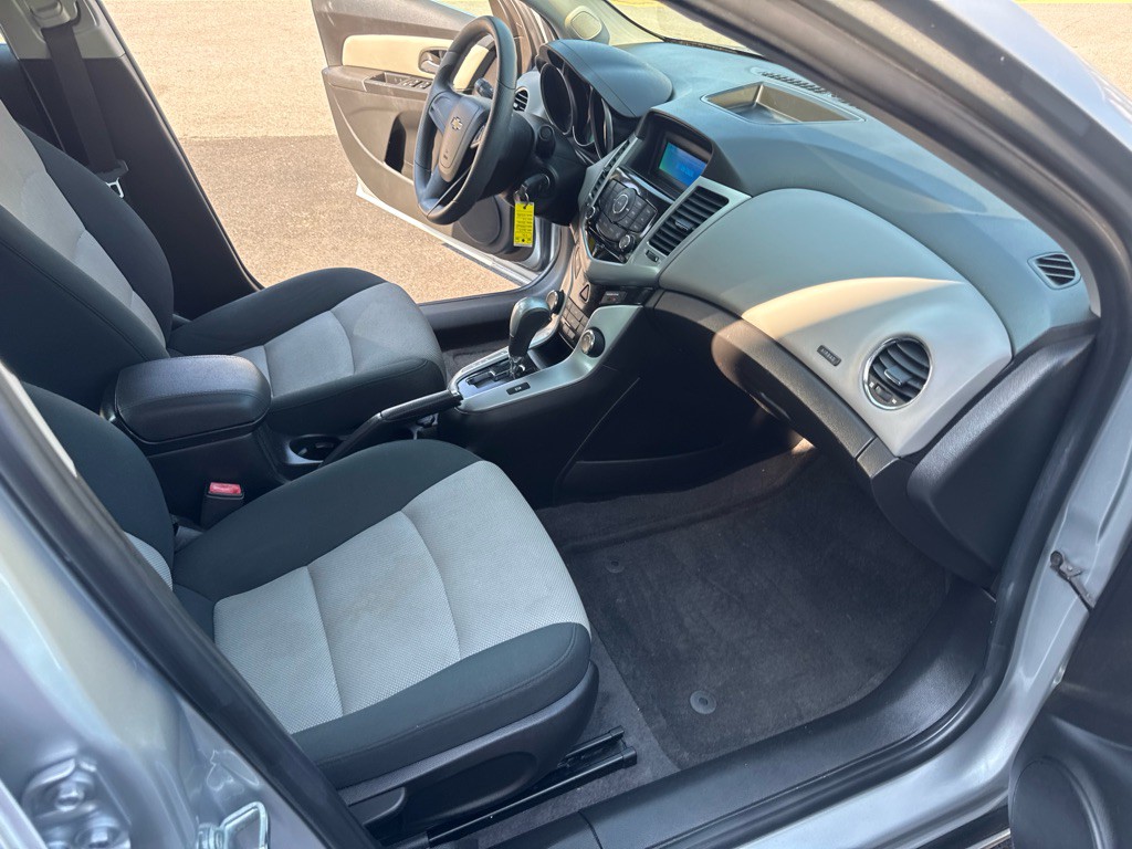 2012 Chevrolet Cruze Image 17