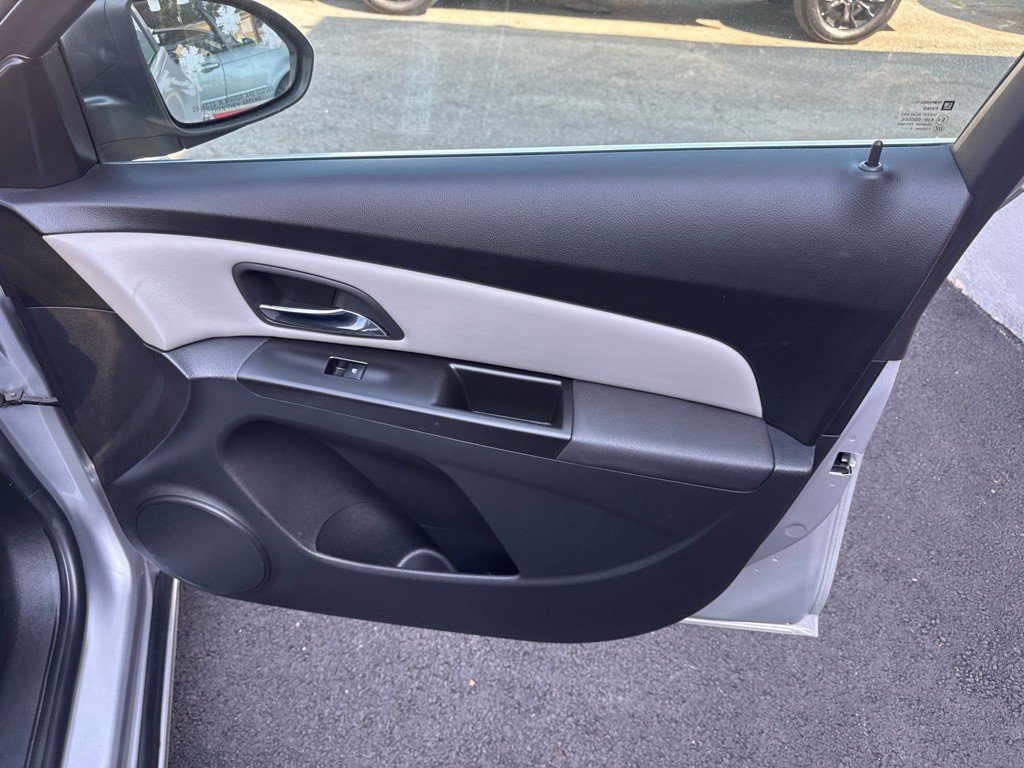 2012 Chevrolet Cruze Image 18