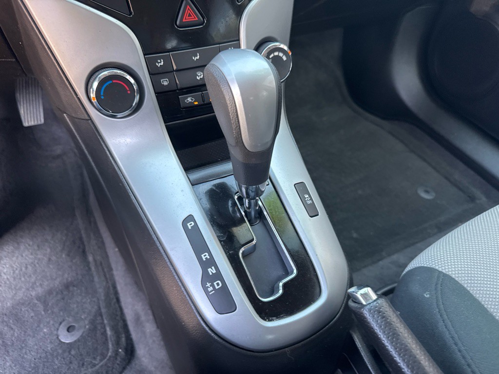2012 Chevrolet Cruze Image 25